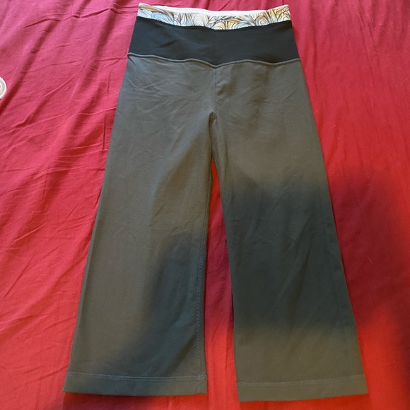LULULEMON REVERSIBLE HIGH WAIST CROP GROOVE PANTS - Picture 10 of 16